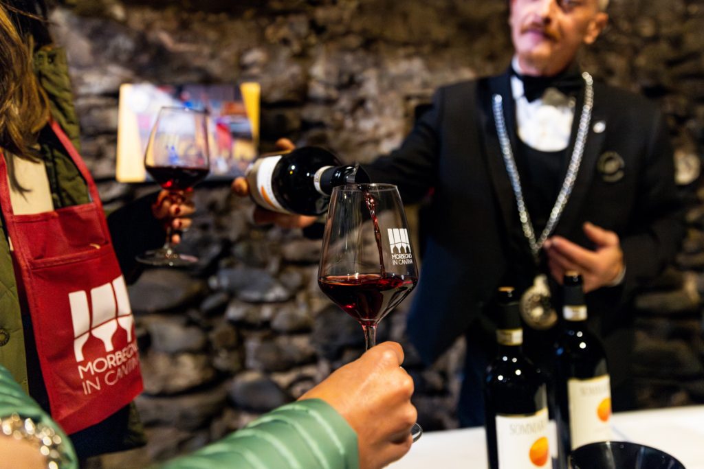 MORBEGNO IN CANTINA, ECCO LE VETRINE A TEMA